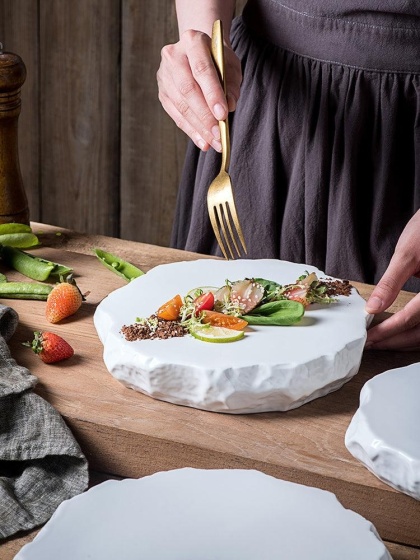 Talerz prezentacyjny obsydian biały 205 mm